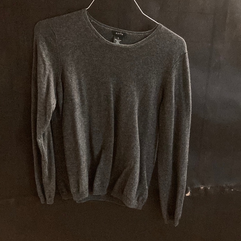 Sofie long sleeved 100% cashmere sweater. Heather gray. XL.